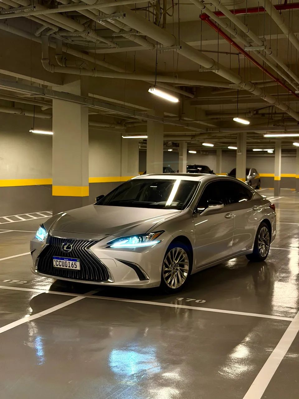 Lexus ES-300H ES300h 2.5 16V Aut. (hybrid) 2019