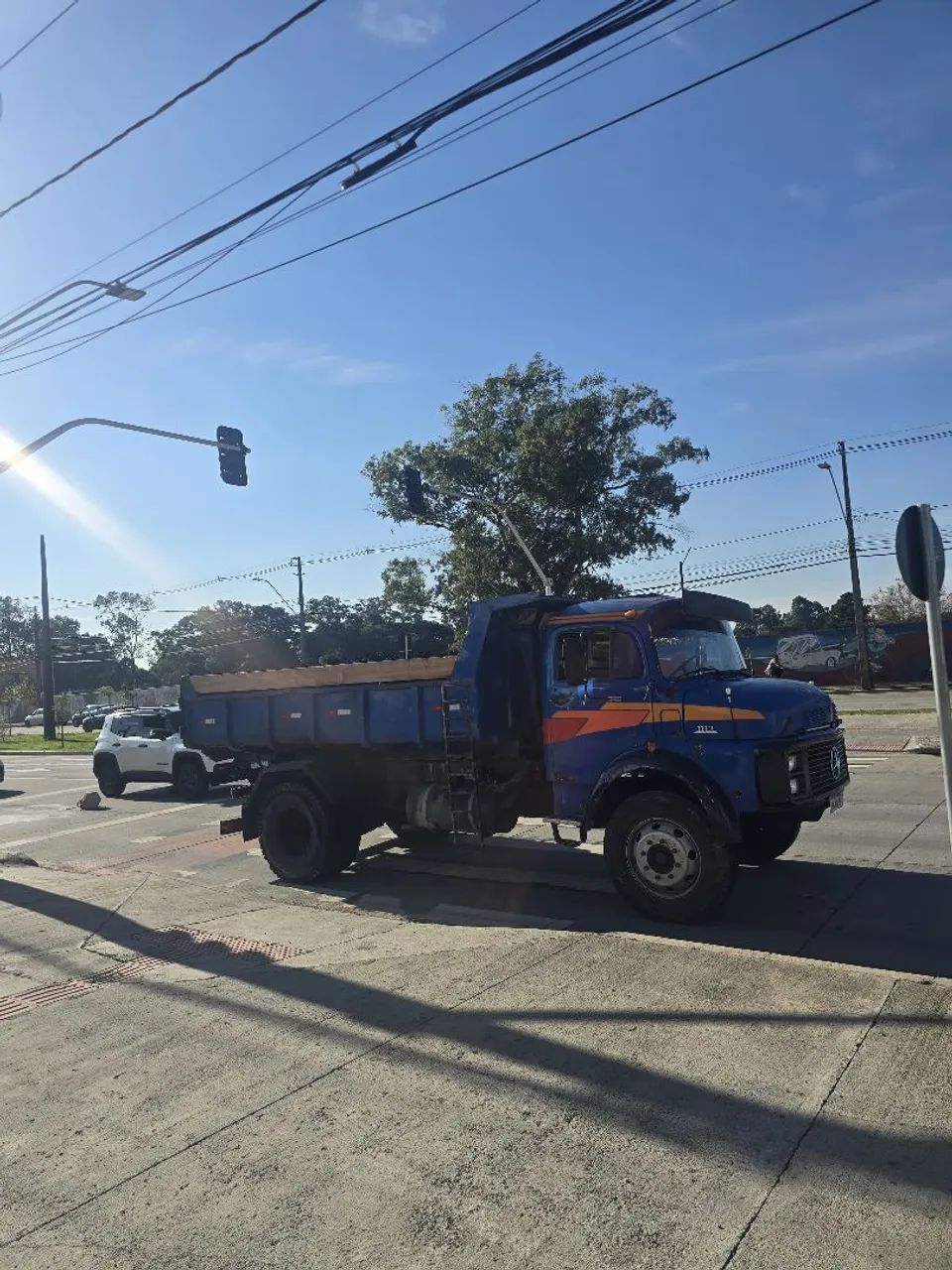Locação 300,00 de máquinas e caminhao  - Foto 5