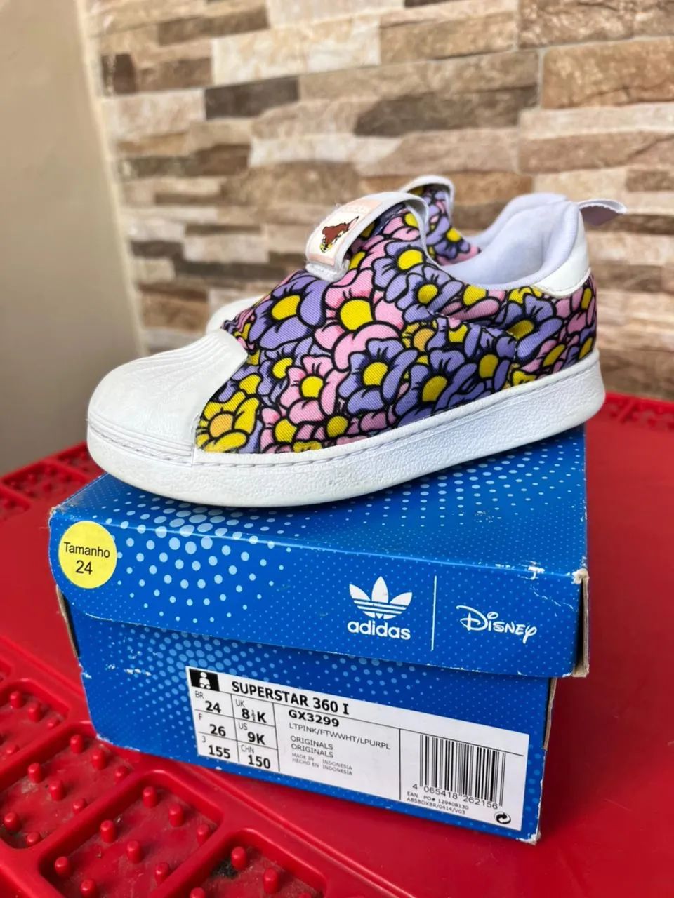 Tênis Adidas Superstar Disney TAM 24 edição limitada - Foto 2
