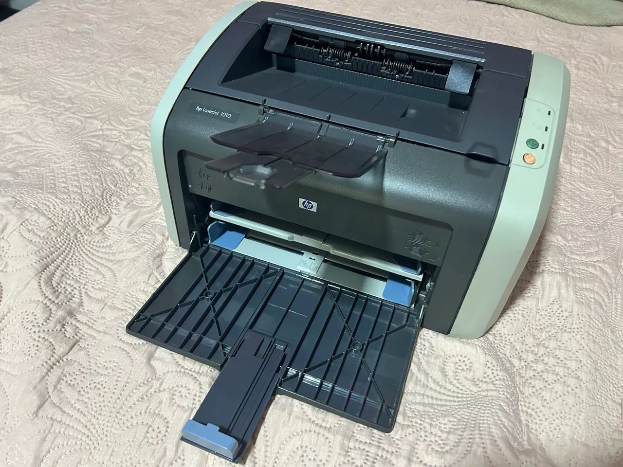 Impressora HP LaserJet 1010 - Laser - Foto 3