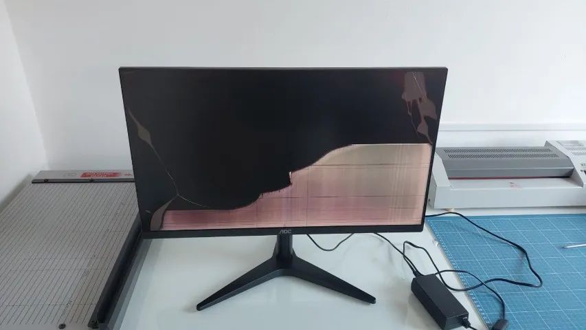 Monitor AOC 24 Polegadas - Tela Quebrada - Foto 2