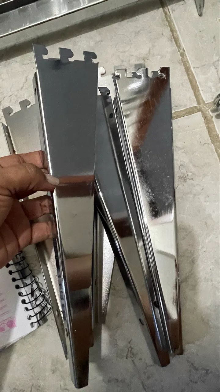 Suporte cromado prateleira/ trilhos  - Foto 2