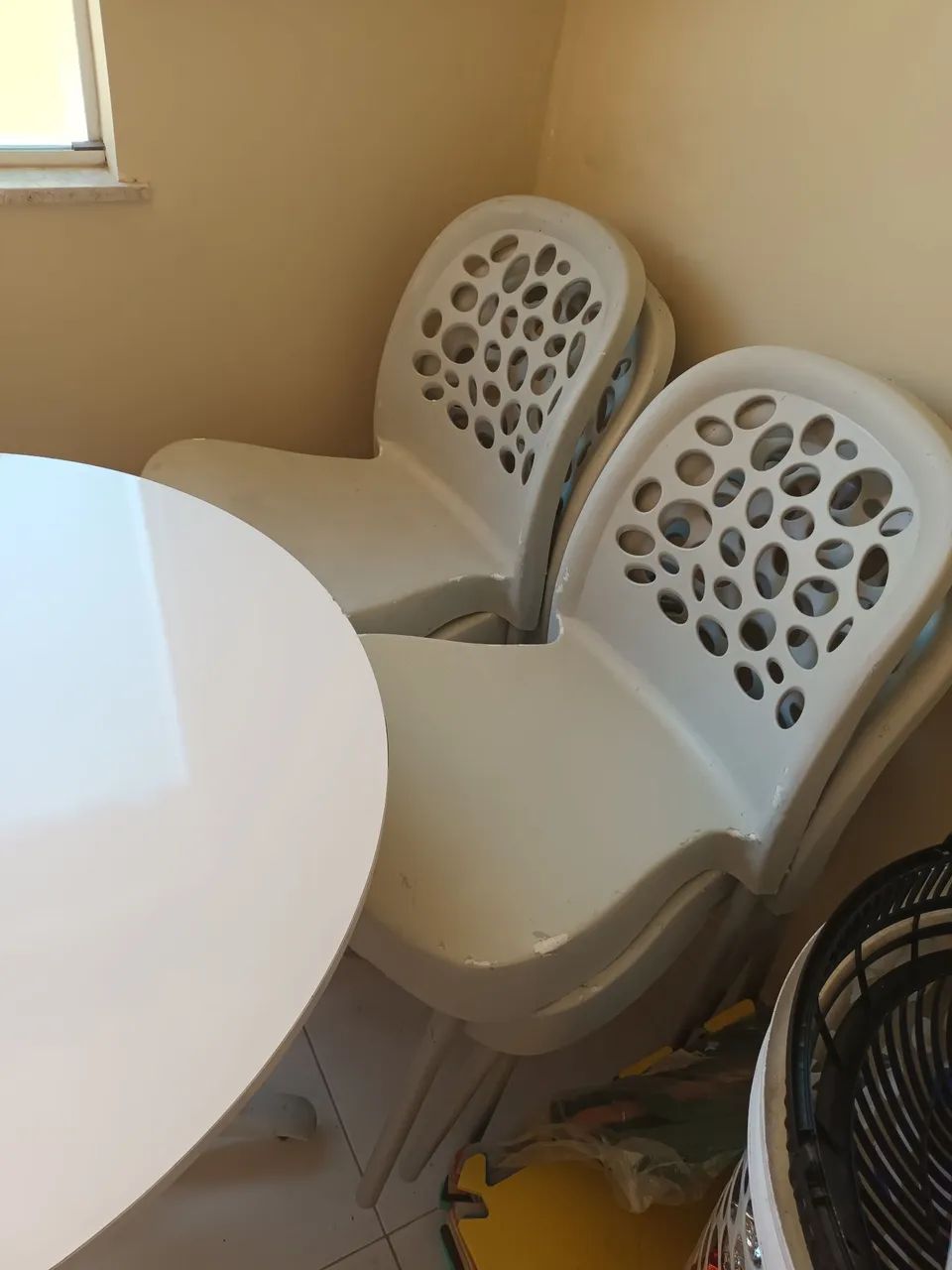 Conjunto de mesa com cadeiras  - Foto 2