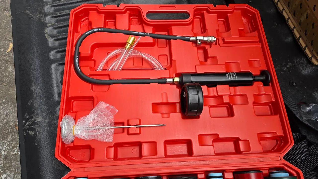 Kit Teste de pressão do radiador e do sistema de refrigeração a vácuo. - Foto 3