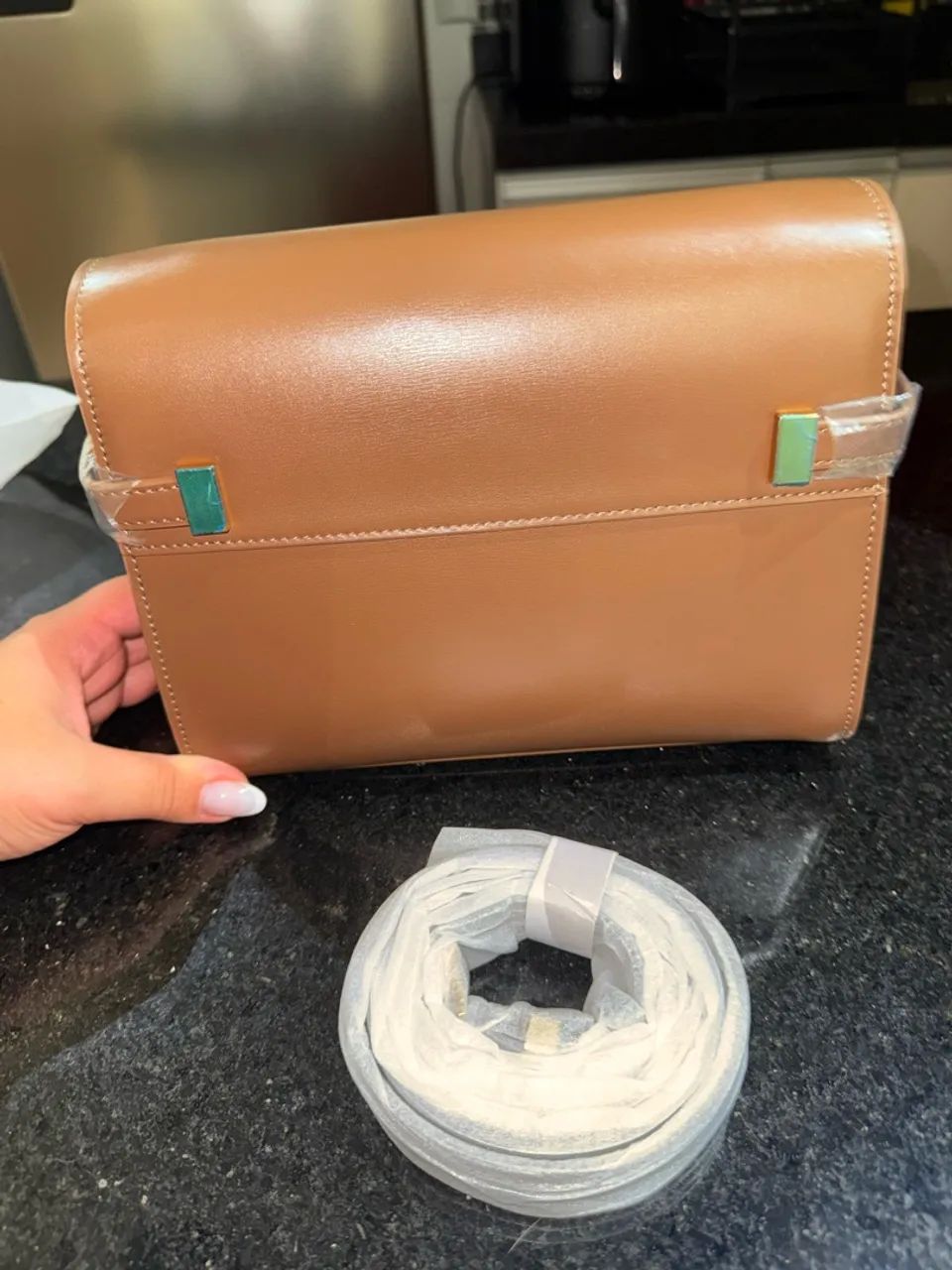 Bolsa feminina marrom com alça transversal - nova - Foto 5