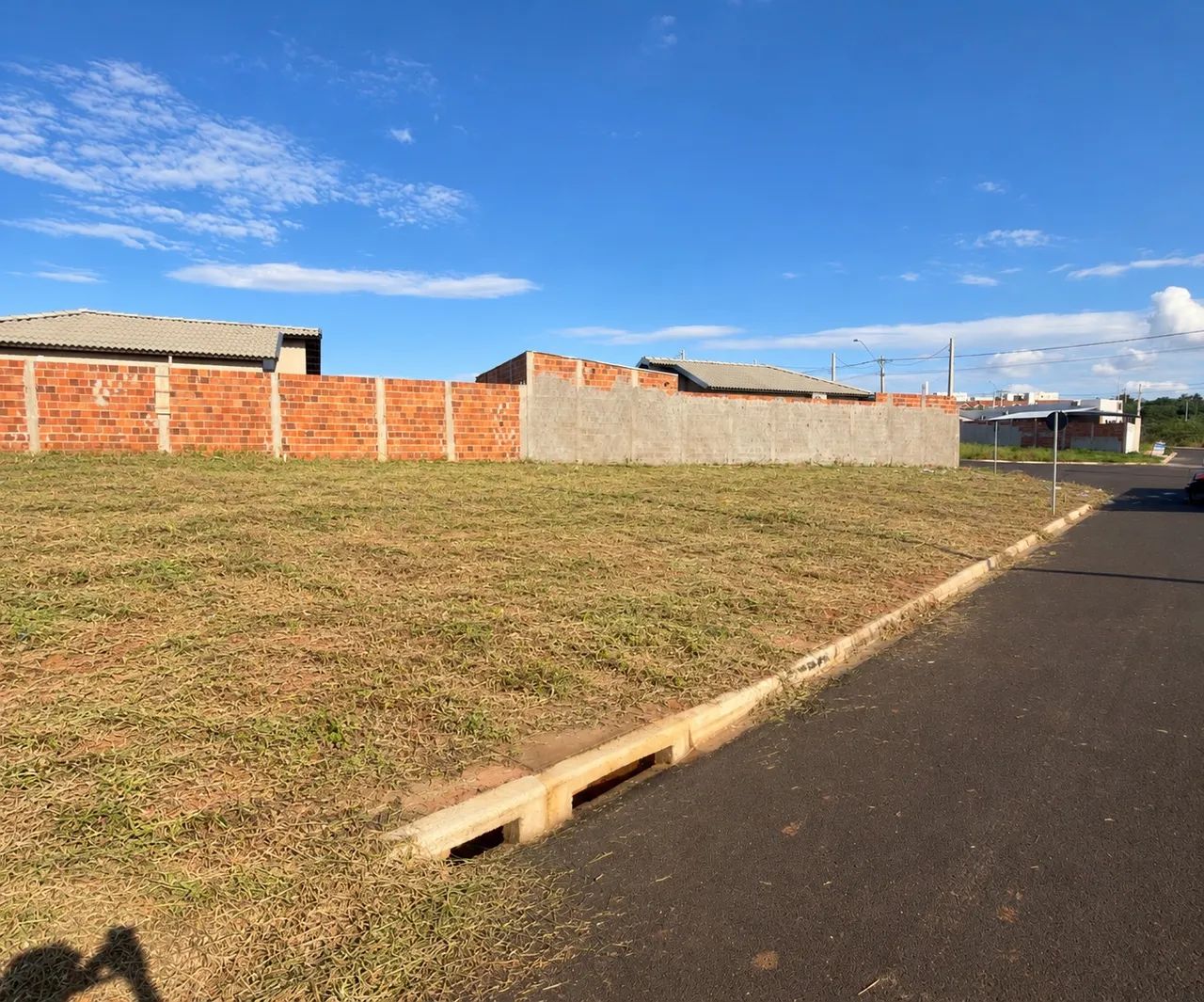 LOTE PLANO PRONTO PARA CONSTRUIR  - Foto 2