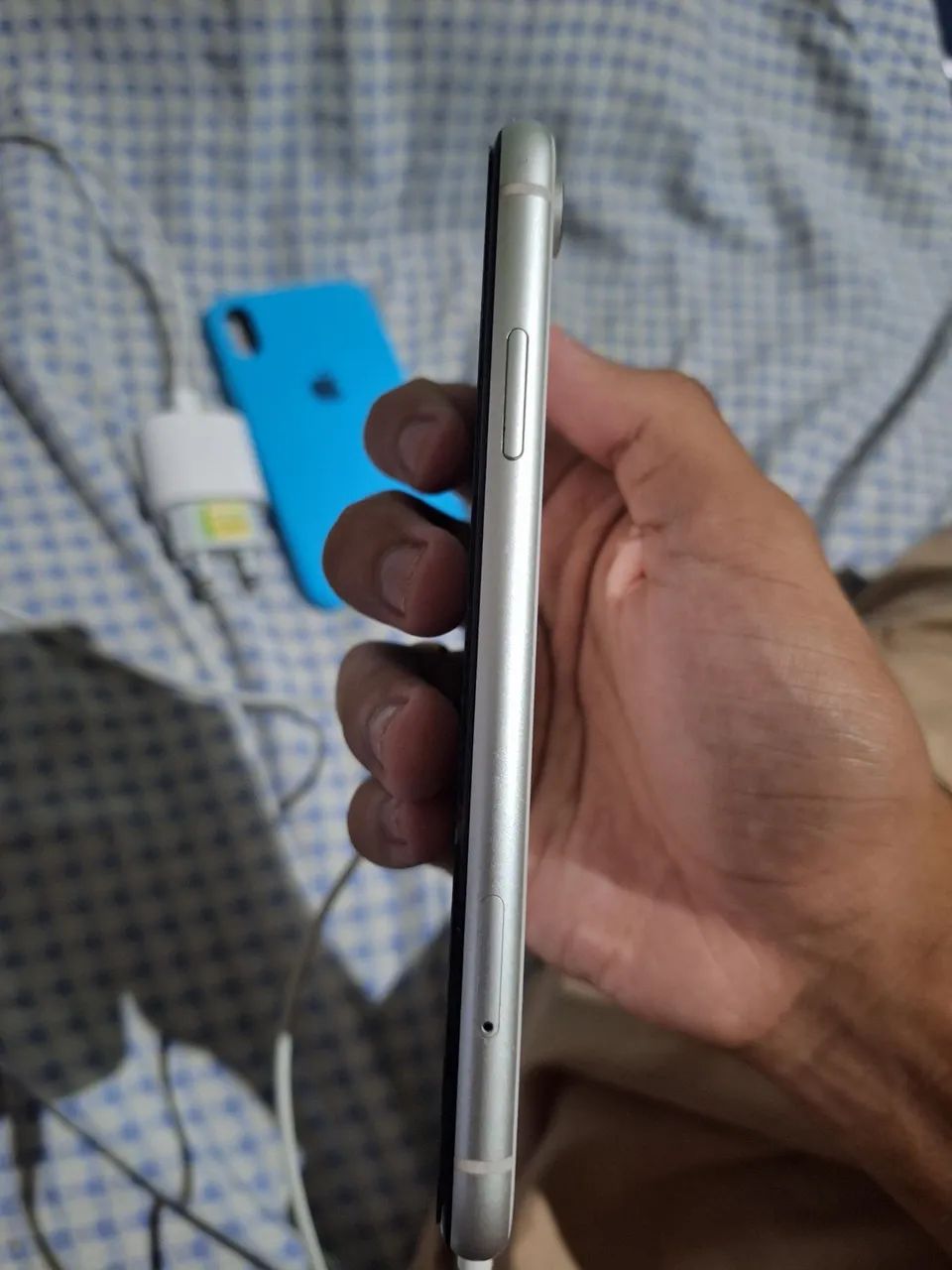 Vendo iPhone xr + 1 capa + 2 carregador - Foto 5