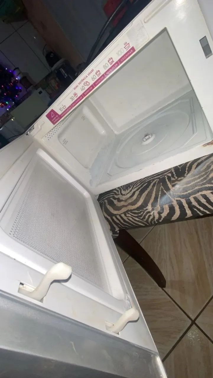 Vendo microondas semi novo - Foto 3