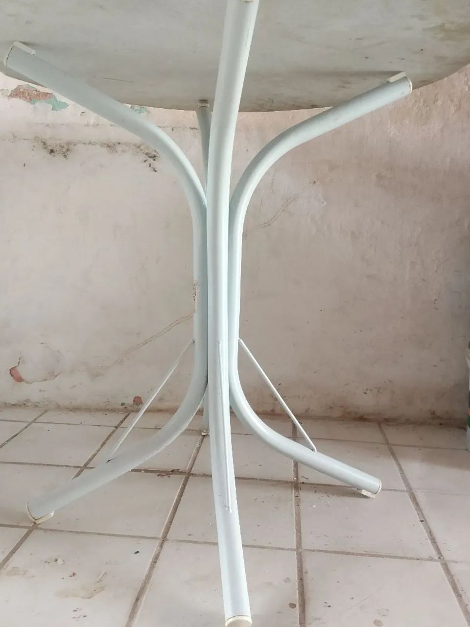 Mesa redonda de mármore + base tubular de metal. - Foto 2