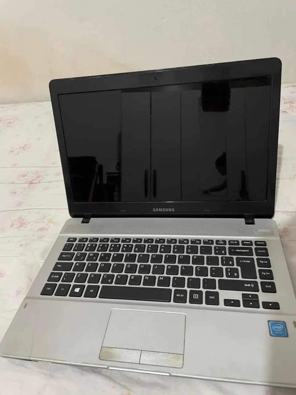 Vende-se Notebook para arrumar ou retirada de  peças  - Foto 2