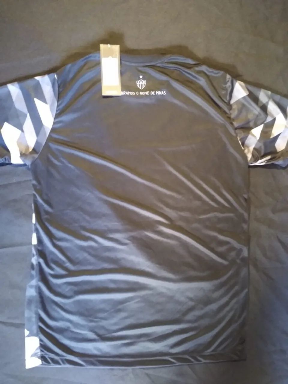 Camisa LICENCIADA Formas Geometricas Atlético Mineiro - Foto 3