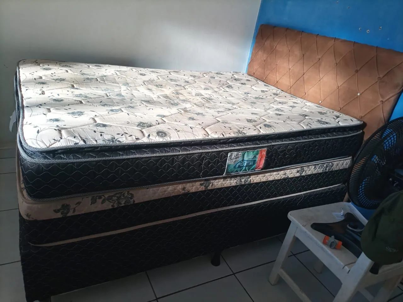 Vendo cama casal com cabeceira 