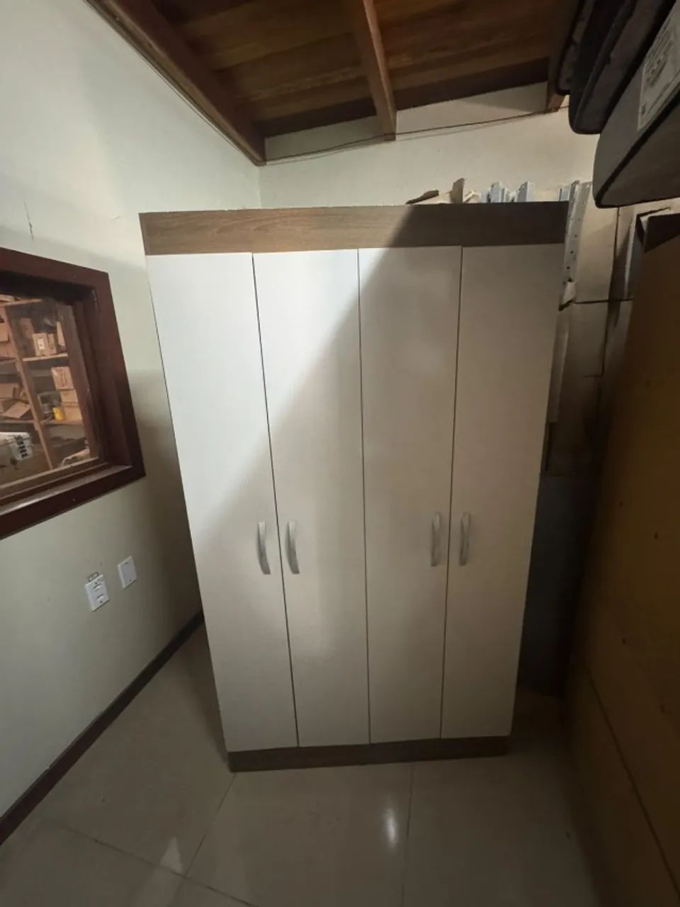 GURDA-ROUPA DE SOLTEIRO 4 PORTAS SEM GAVETA - Foto 2