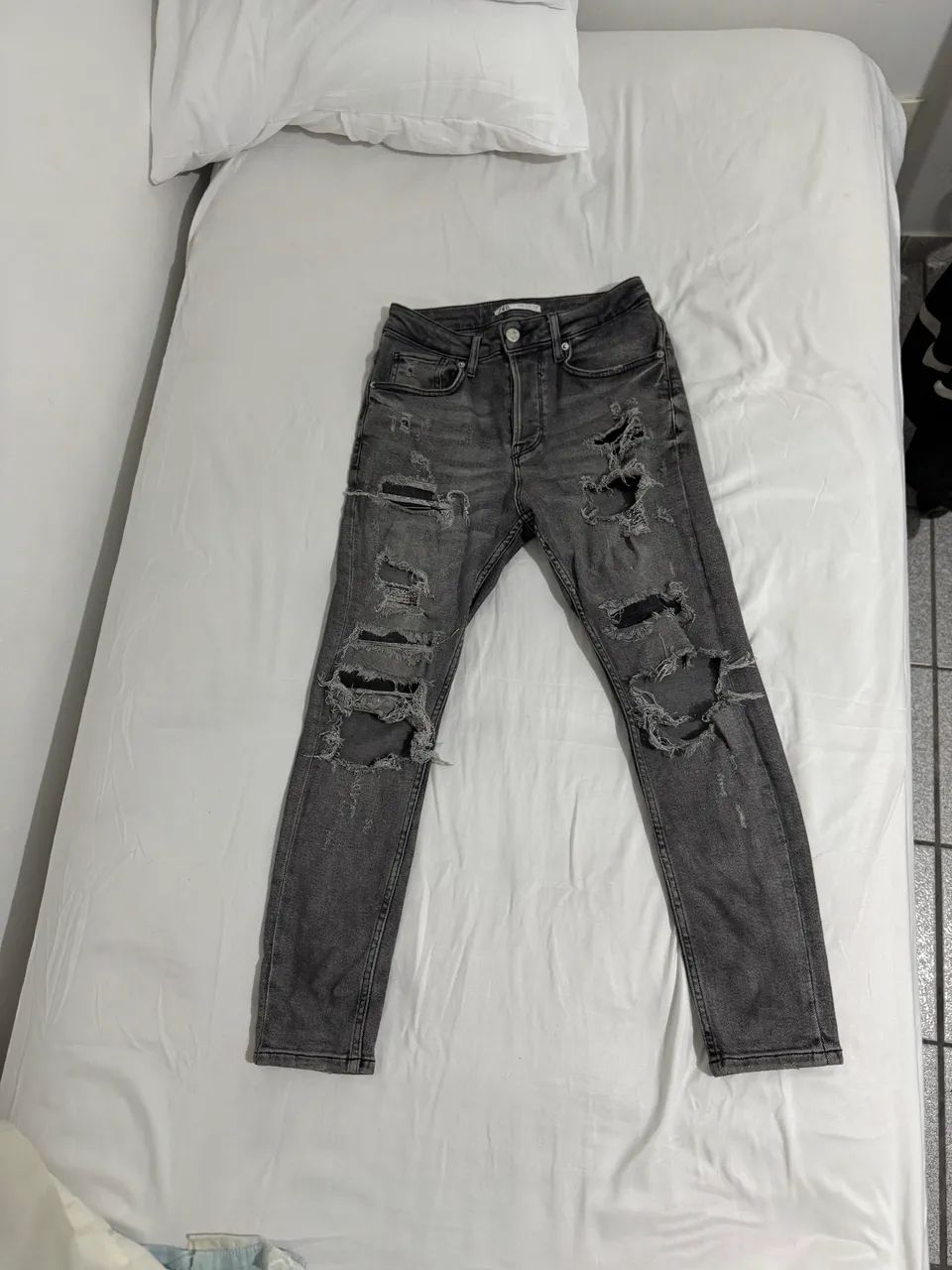 calça zara destroyed 36 - Foto 2