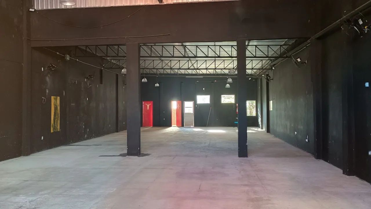 Barracão Comercial 300m2 - Foto 2
