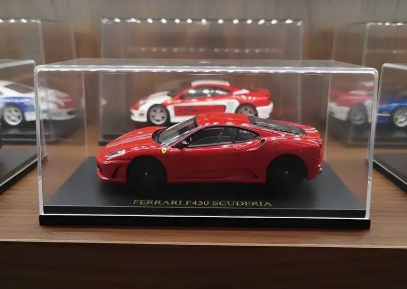 Ferrari miniatura autografada  - Foto 3