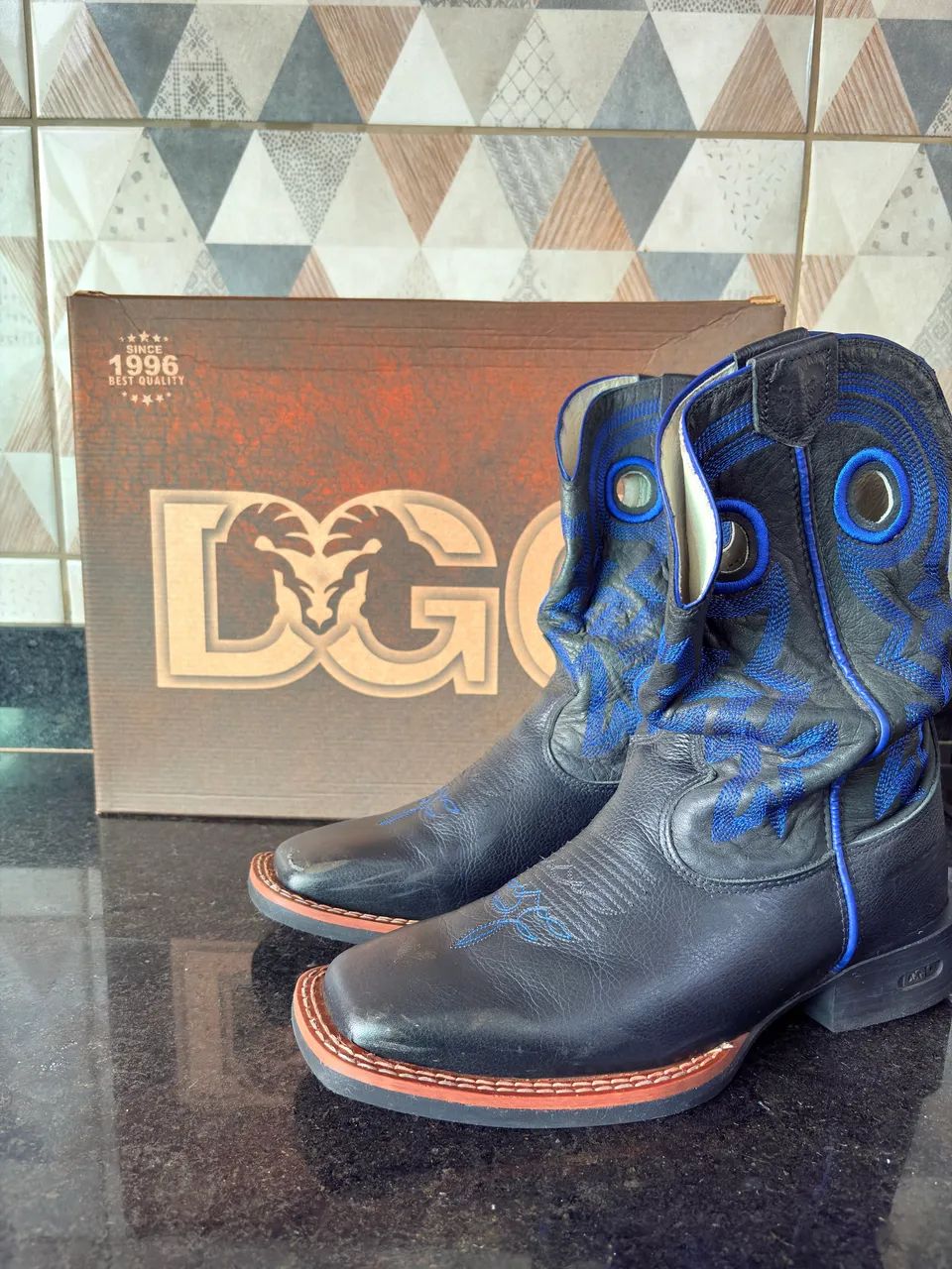 Bota DGO preta / azul - Foto 3