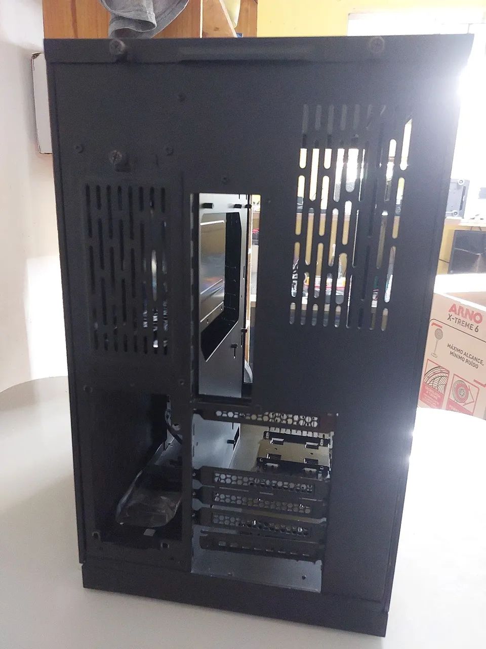 GABINETE LIAN LI DYNAMIC PRETO MID TOWER  - Foto 5