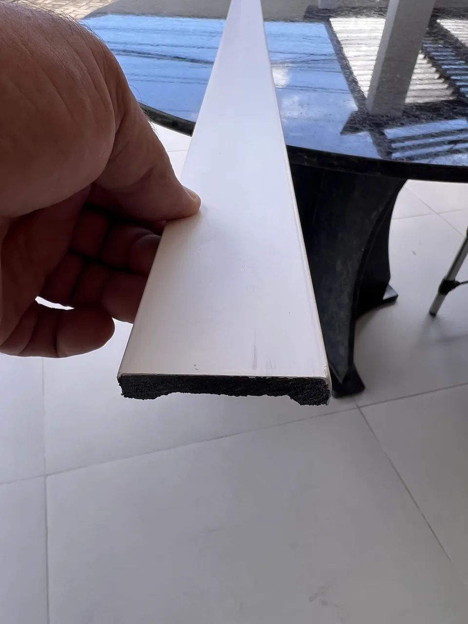 Vendo Rodapés de Poliestileno de 5,0cm