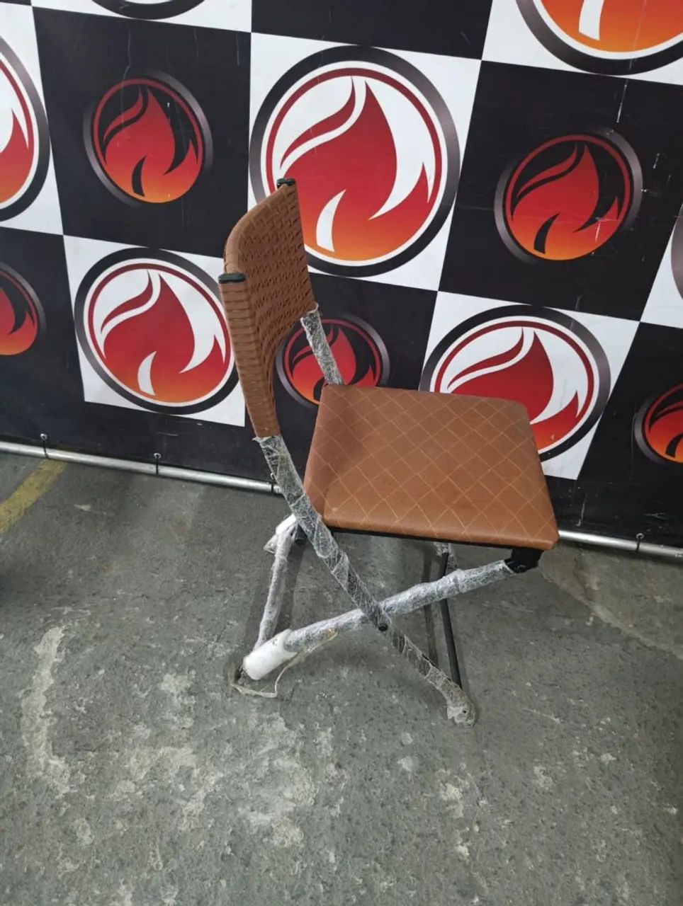Cadeira abre e fecha no estado de nova tenho 1 unidade <br> - Foto 4