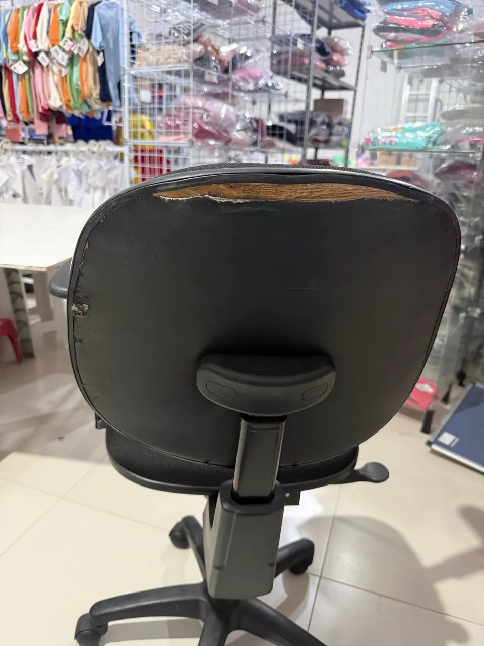 Cadeira de rodinha - Foto 2