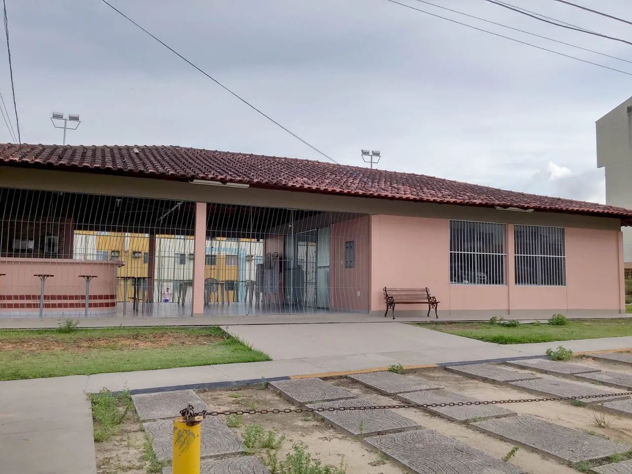Alugo apartamento recém reformado  - Foto 5