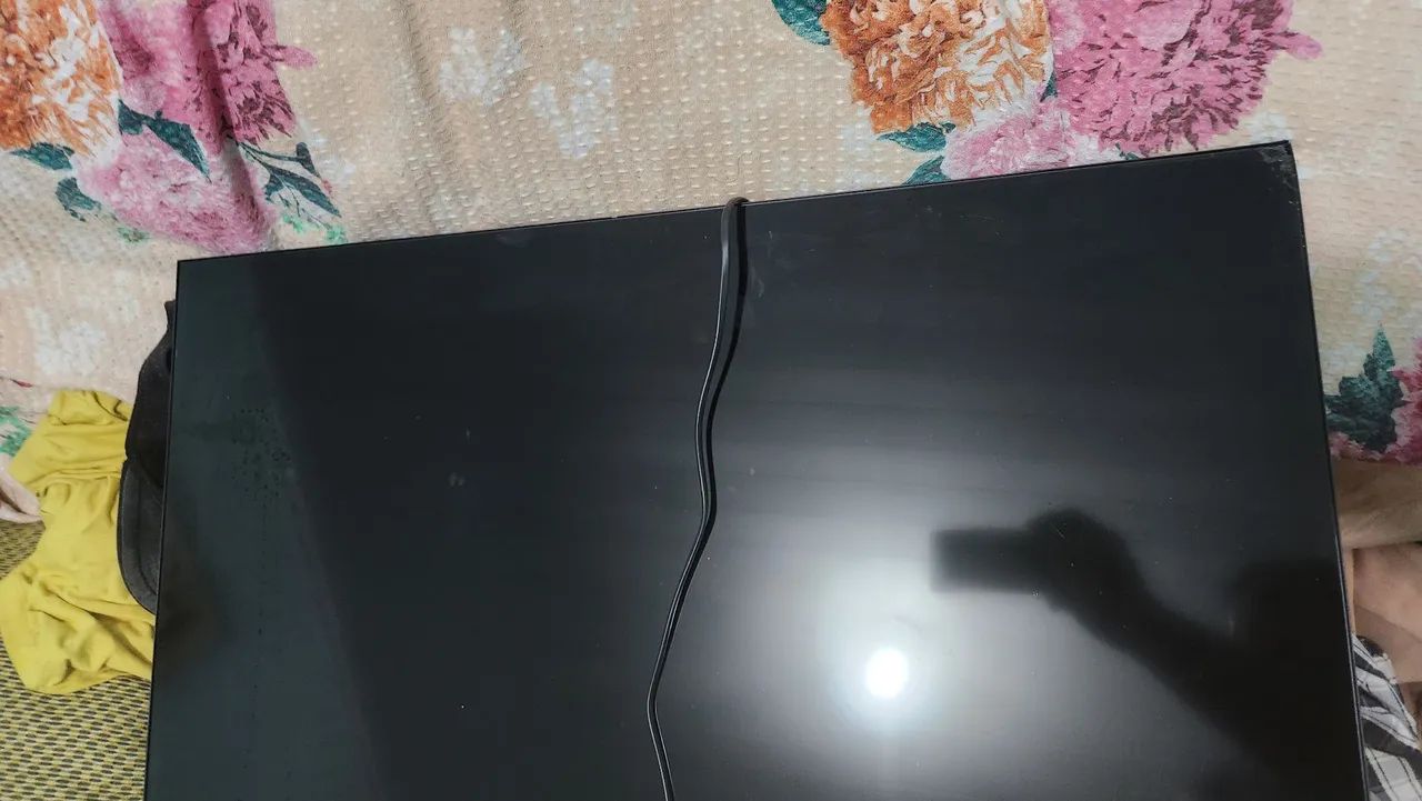 Vendo tv 32 smart com tela quebrada  - Foto 4