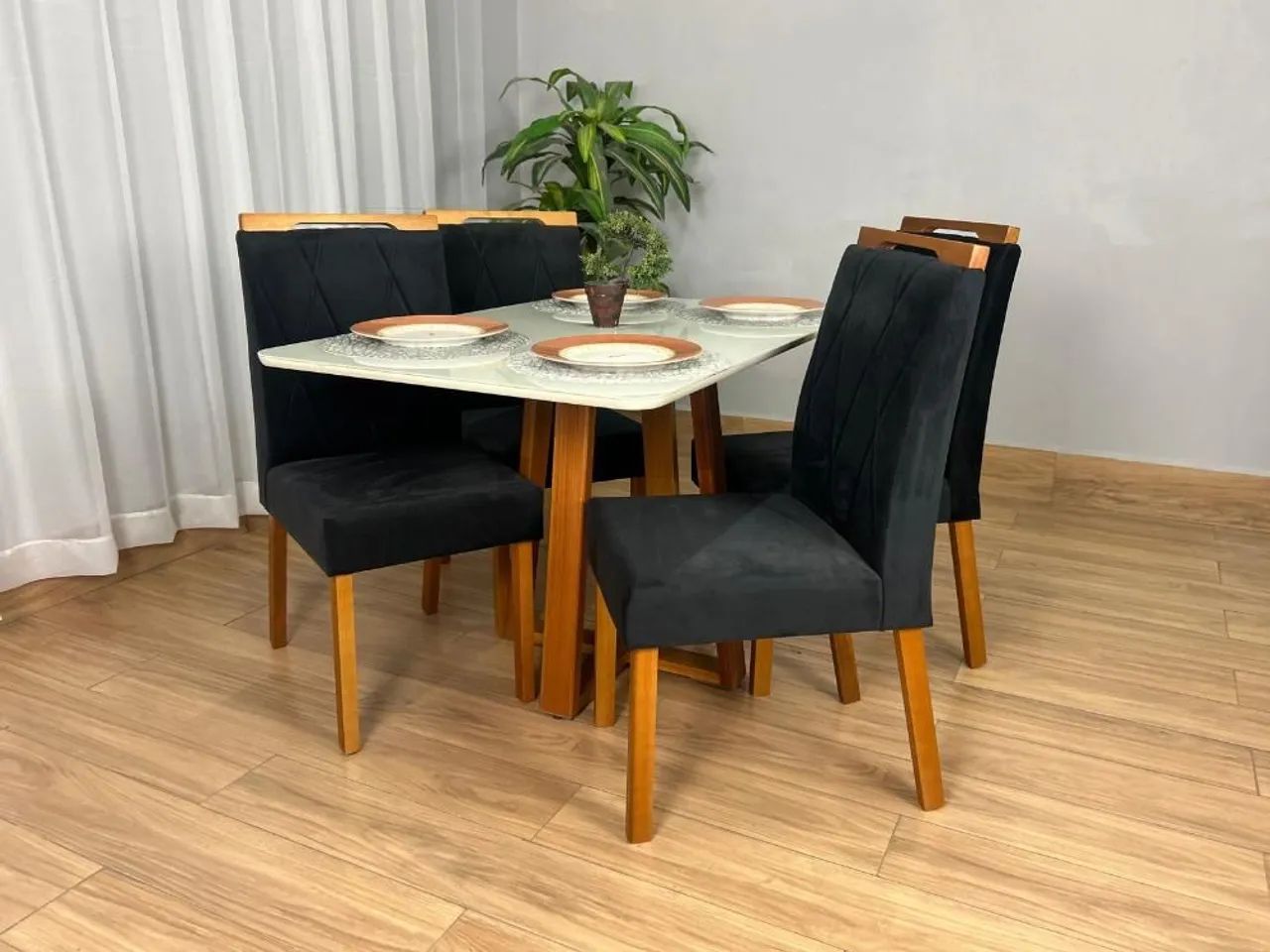 Mesa de Jantar 120x80 com 4 Cadeiras Veludo Preto - Foto 3