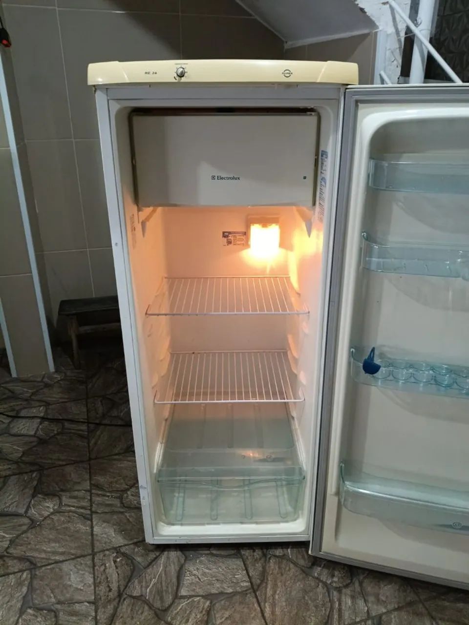 Geladeira Eletrolux frete grátis  - Foto 3