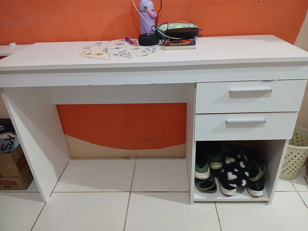 Escrivaninha 2 gavetas