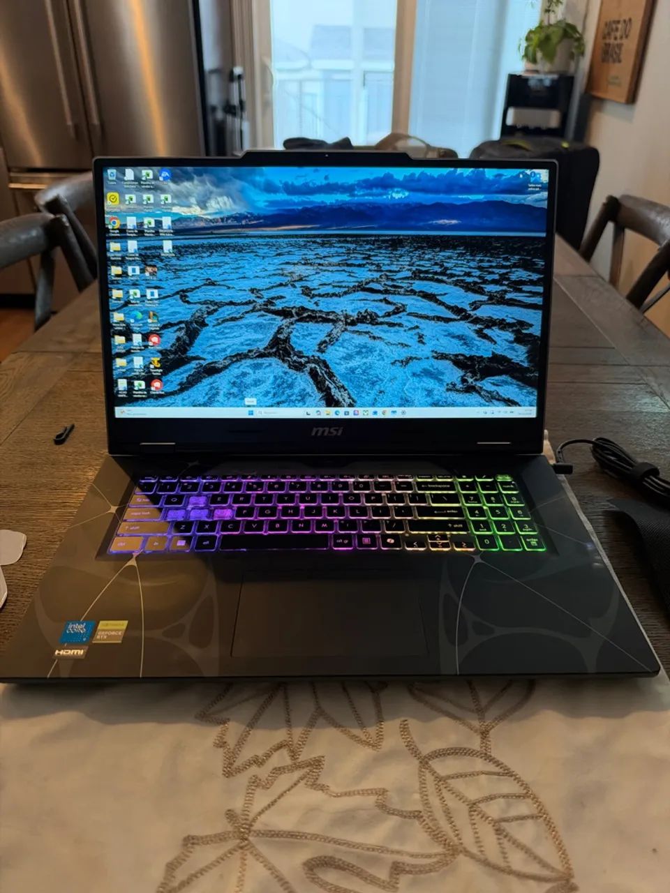 Notebook gamer MSI Cyborg 17 polegadas