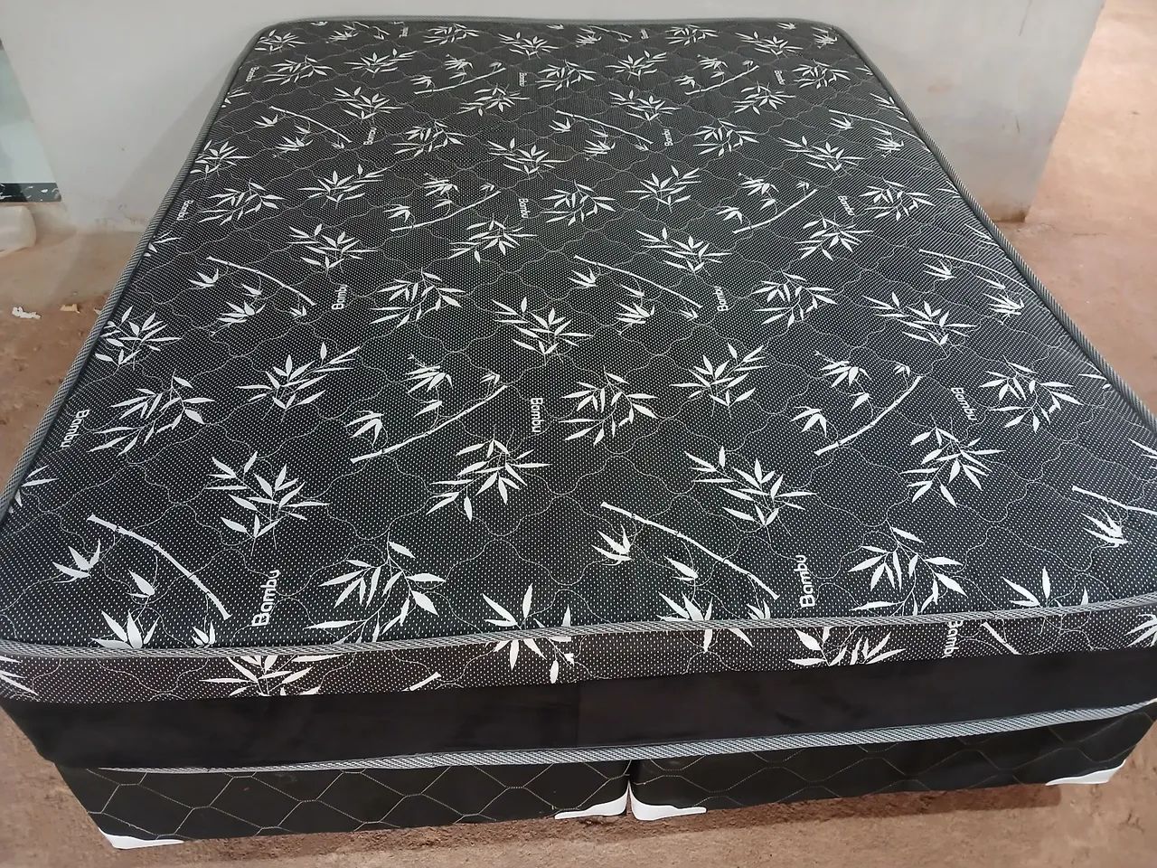 Cama box Queen 