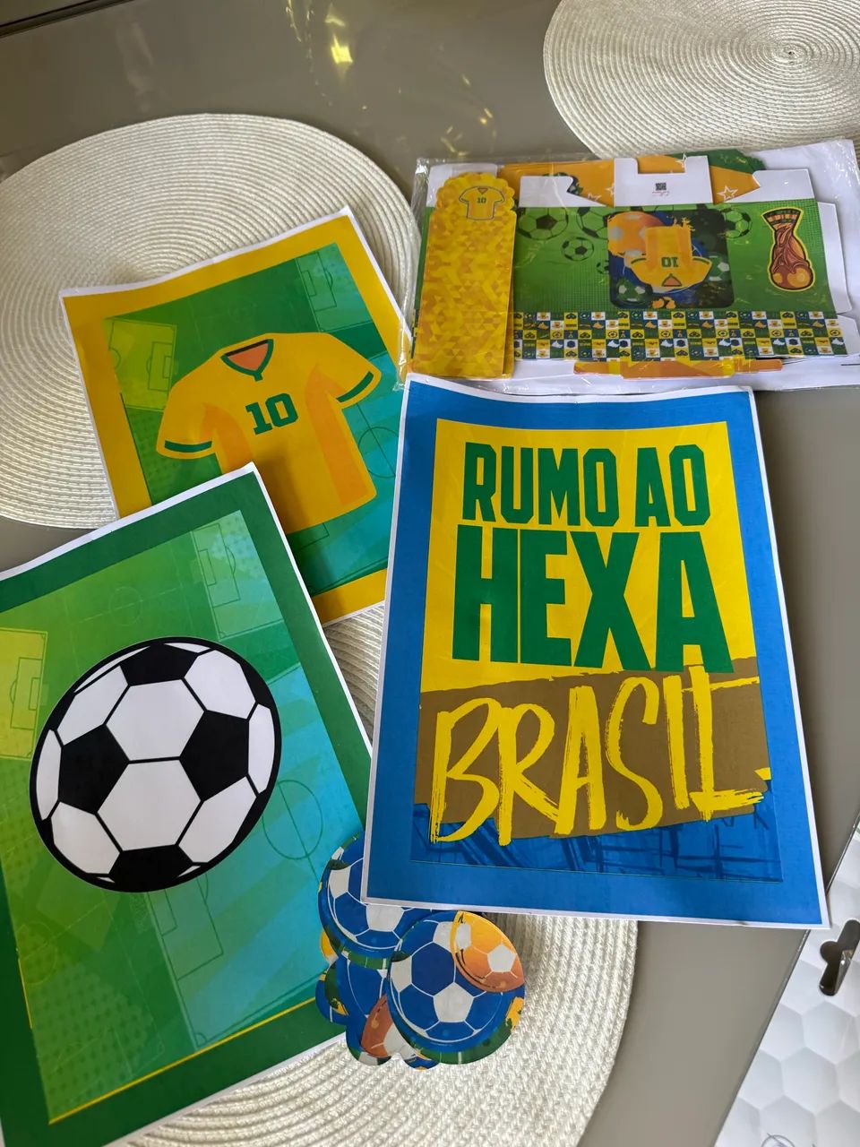 Bolo fake e decoração copa  - Foto 2