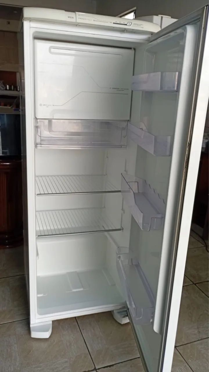 Geladeira Eletrolux  - Foto 2