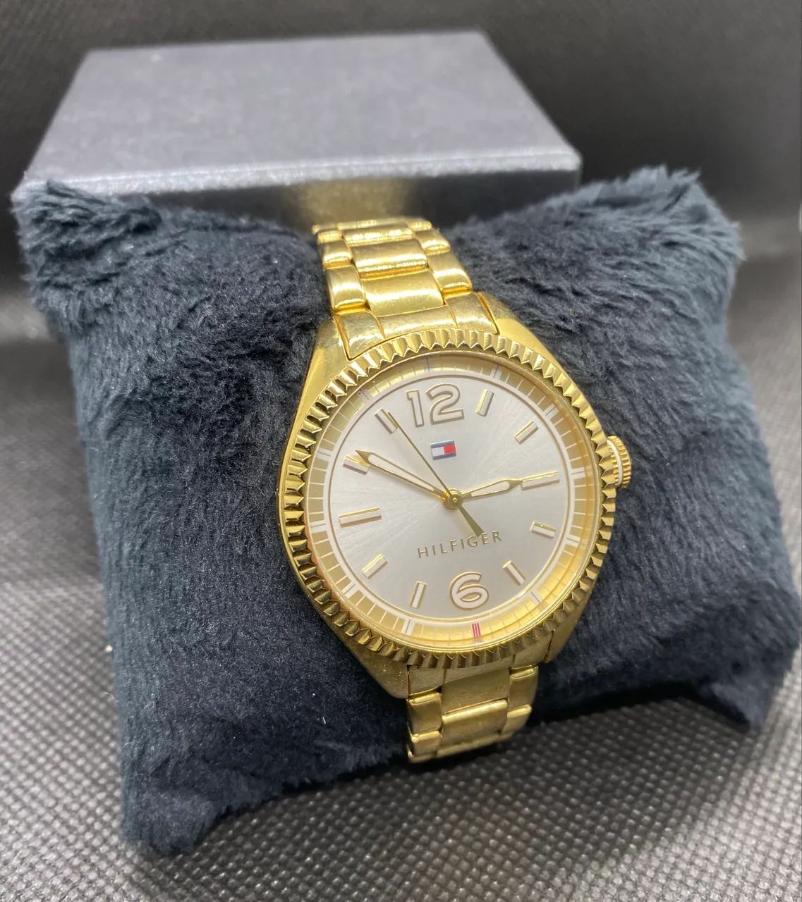 Relógio Feminino Tommy Hilfiger Dourado/ Pulseira Aço  - Foto 3