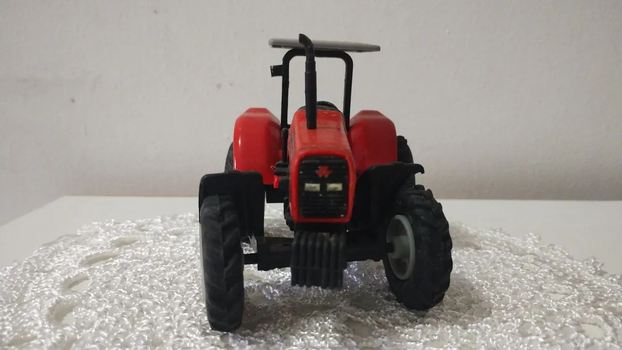 Miniatura de trator  - Foto 4