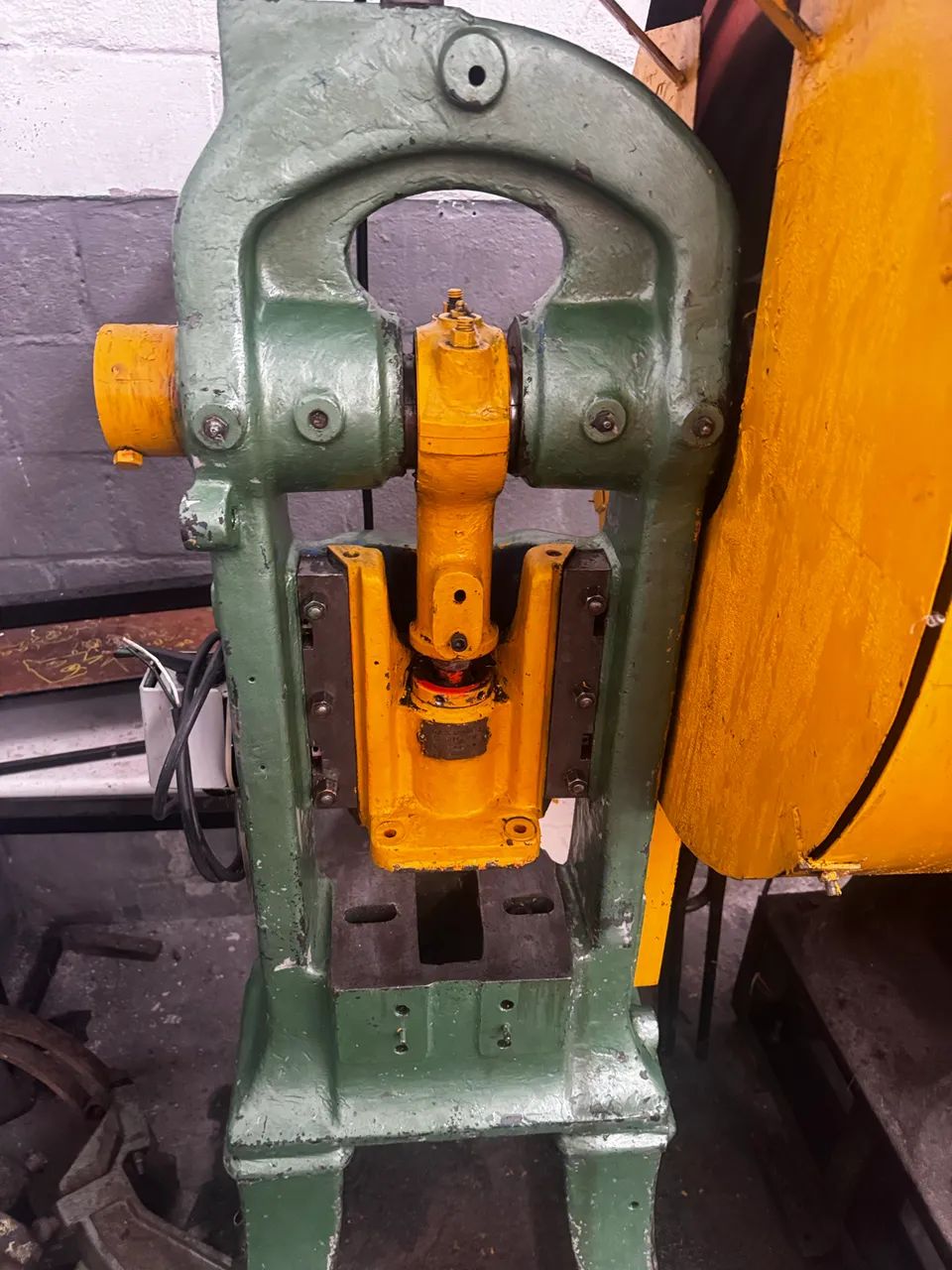 Prensa excêntrica 8 toneladas automática  - Foto 3