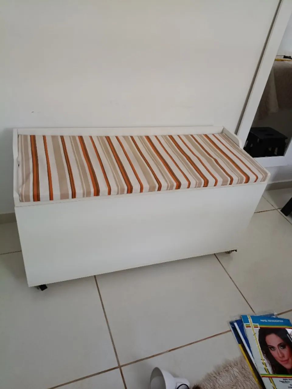 Móvel Baú e banco de apoio
