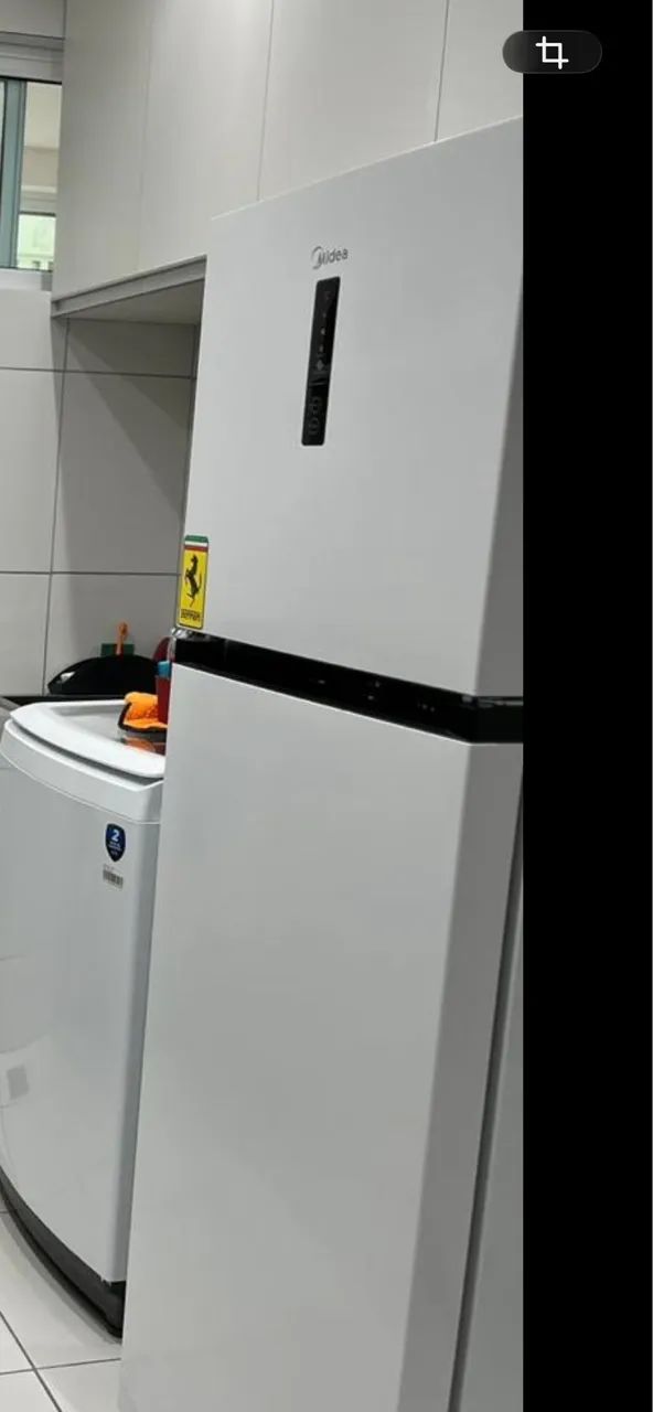 Geladeira Midea impecável 