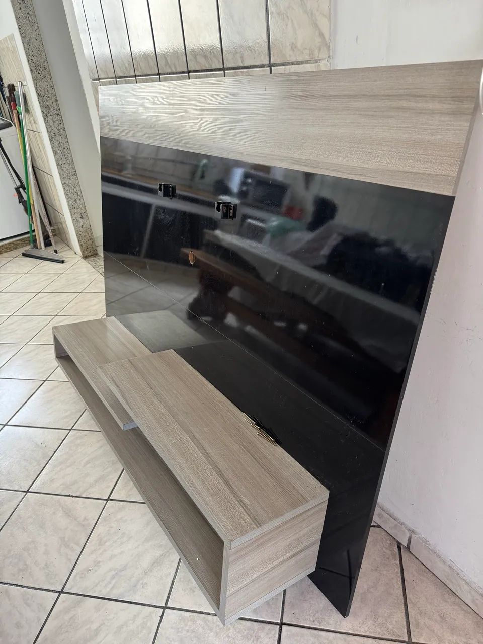 Painel suspenso, Ideal para TV de até 65 Polegadas, larg: 1,80cm e Alt: 1.20cm  - Foto 3