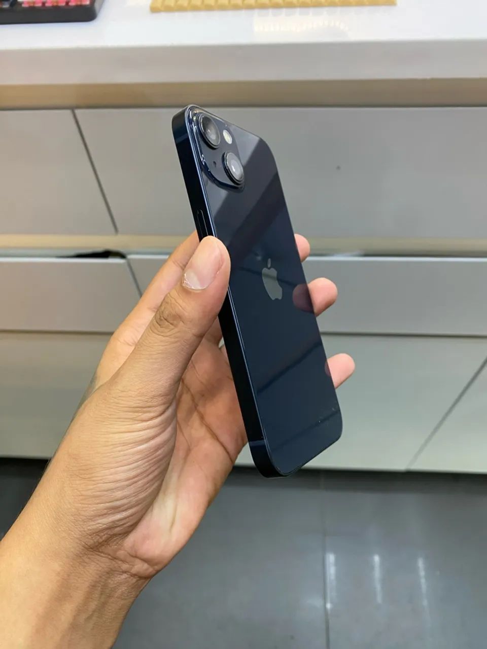 iPhone 13 256gb preto impecável  - Foto 2