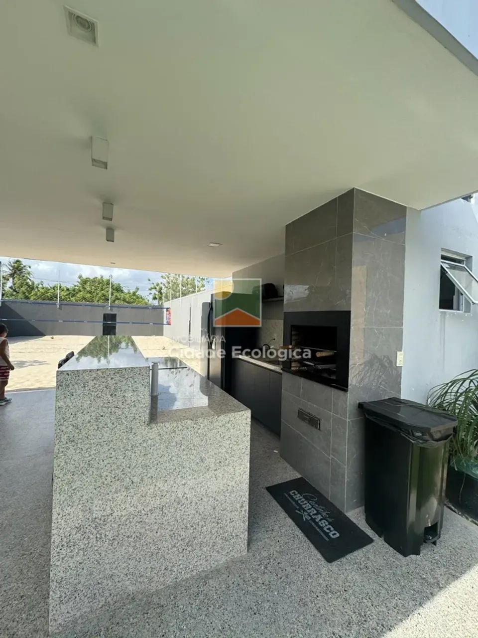 Terreno com área construída 360m2 com 1 quarto e lazer - Foto 2