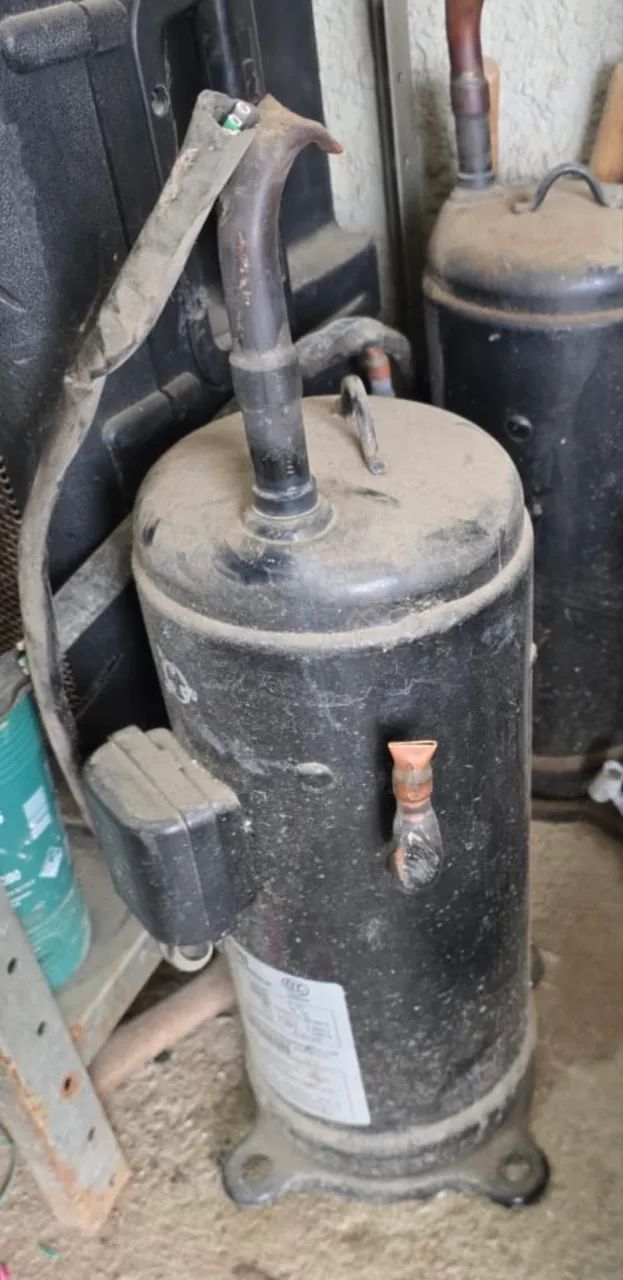 Vendo compressor de refrigeração Hitachi  - Foto 2