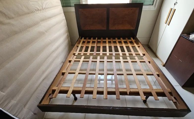 Cama Queen da Casa Verde e Colchão Ortobom usados em bom estado - Foto 3