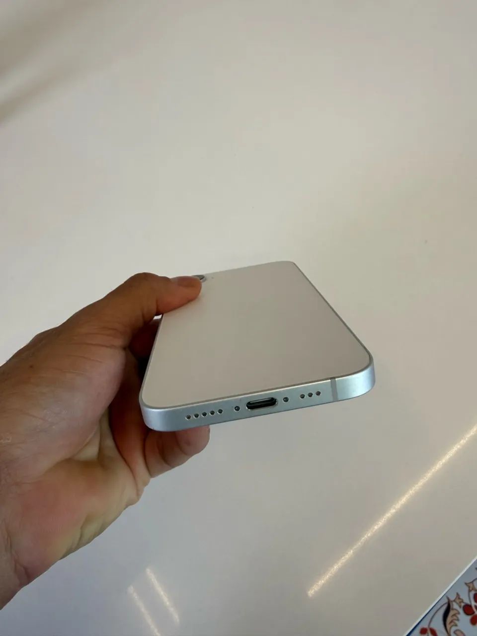 iPhone 16e 128gb 10 meses de uso - Foto 5