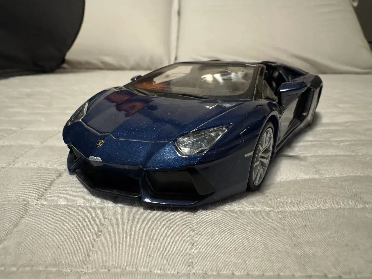 Miniatura Lamborghini Aventador 1/24 - Foto 2