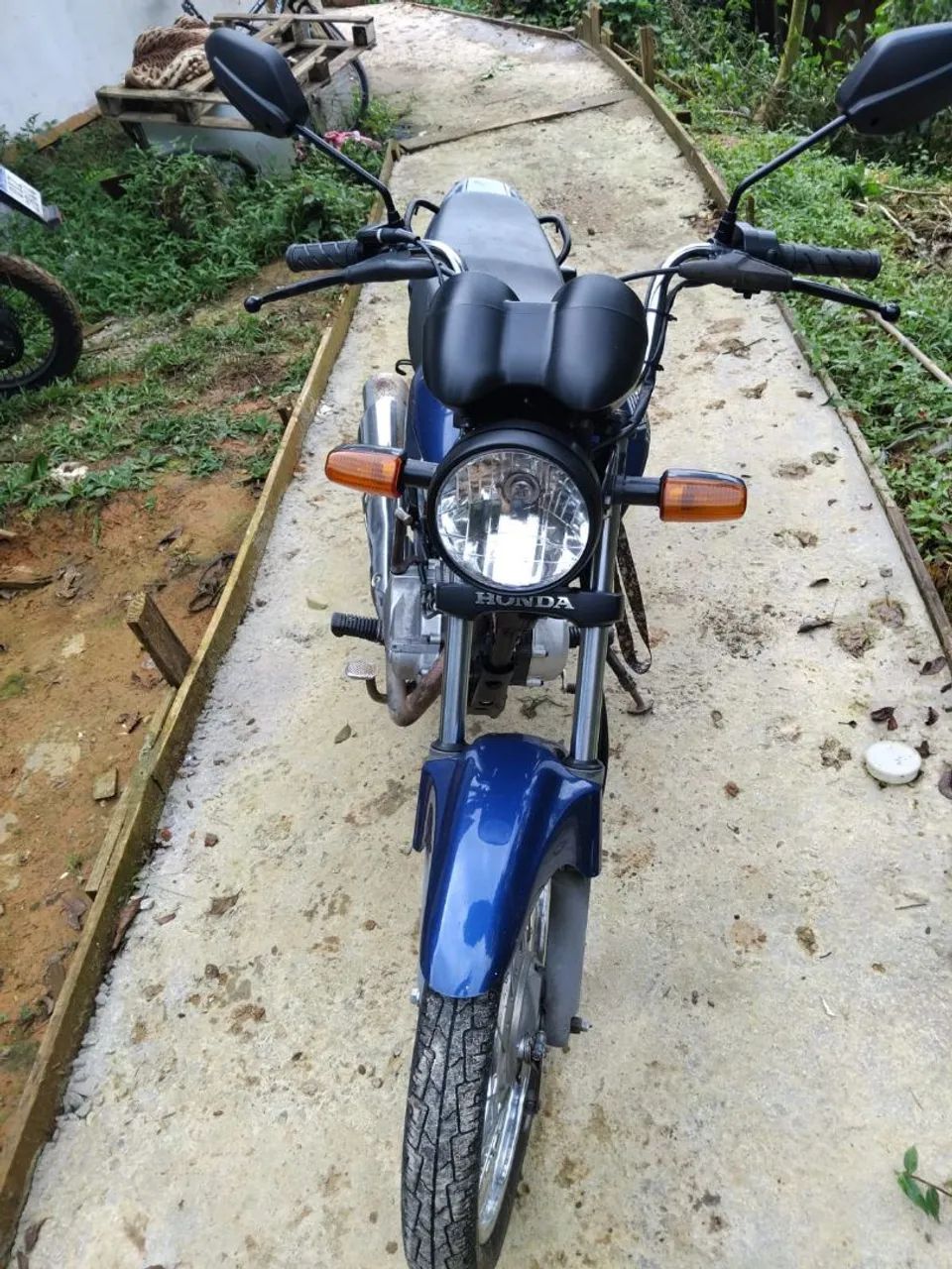 Vendo Titan 2006 - Foto 2