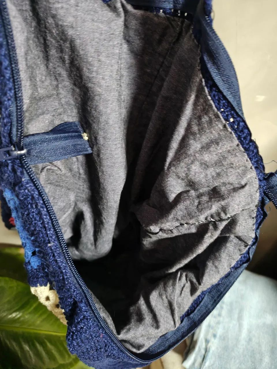 Bolsa Boho de crochê colorida com zíper - Foto 3