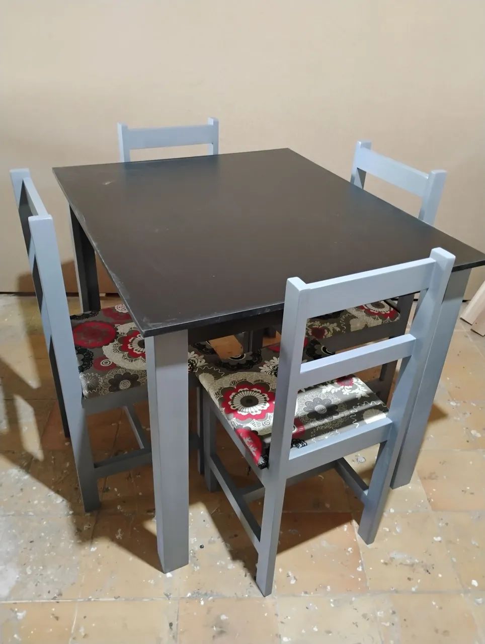 Mesa e Cadeiras - Foto 4