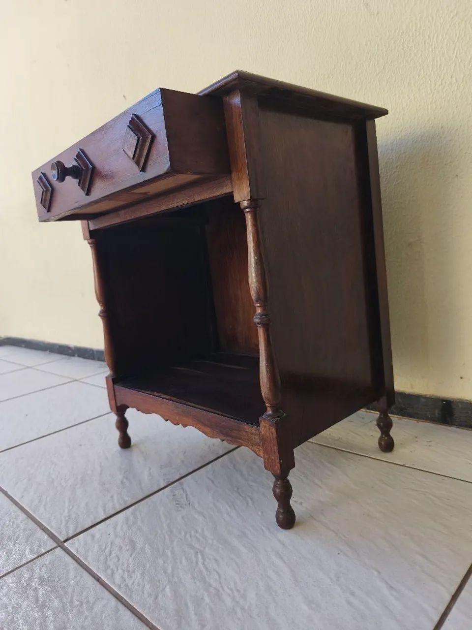 Mesa de Cabeceira - Foto 2